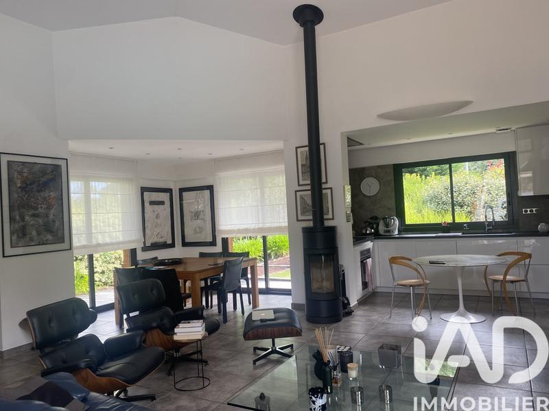 Maison - 238 m² - 6 pièces