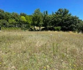 Terrain constructible - 1 111 m²