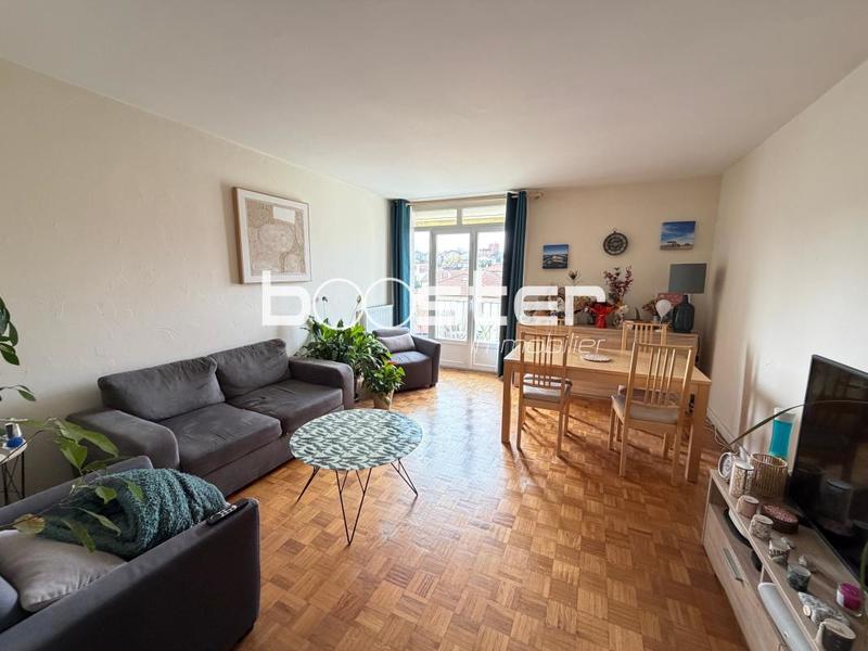 Appartement ancien - 74 m² - 4 pièces