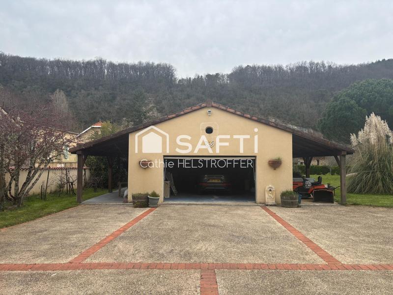 Maison - 308 m² - 8 pièces