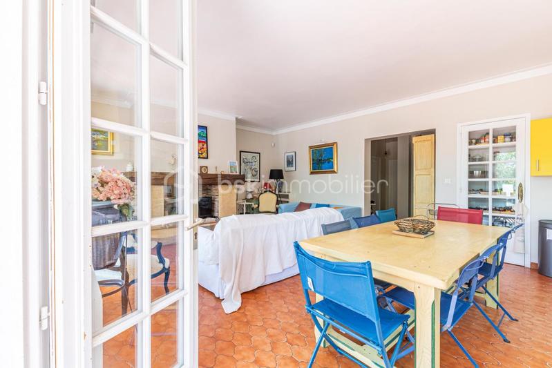 Maison - 259 m² - 9 pièces