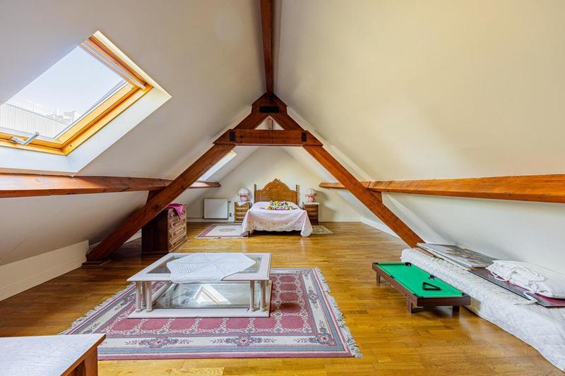 Pavillon - 140 m² - 5 pièces