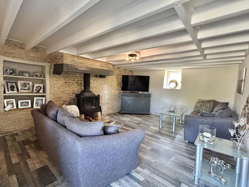 Maison - 234 m² - 10 pièces