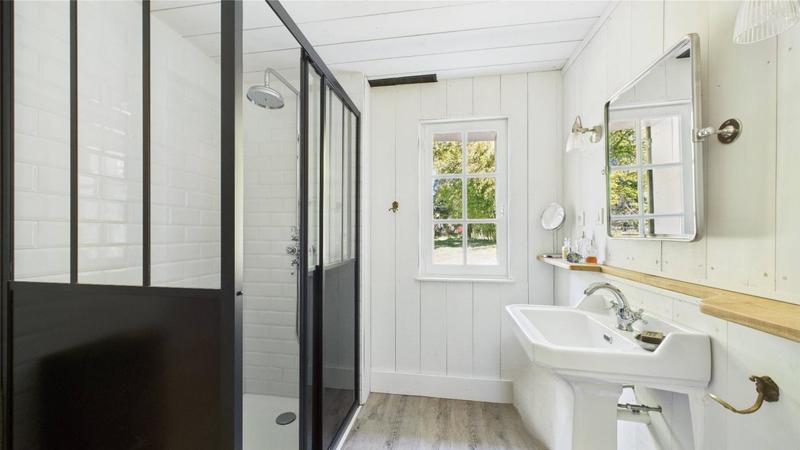 Maison chambre d'hôtes - 230 m² - 7 pièces