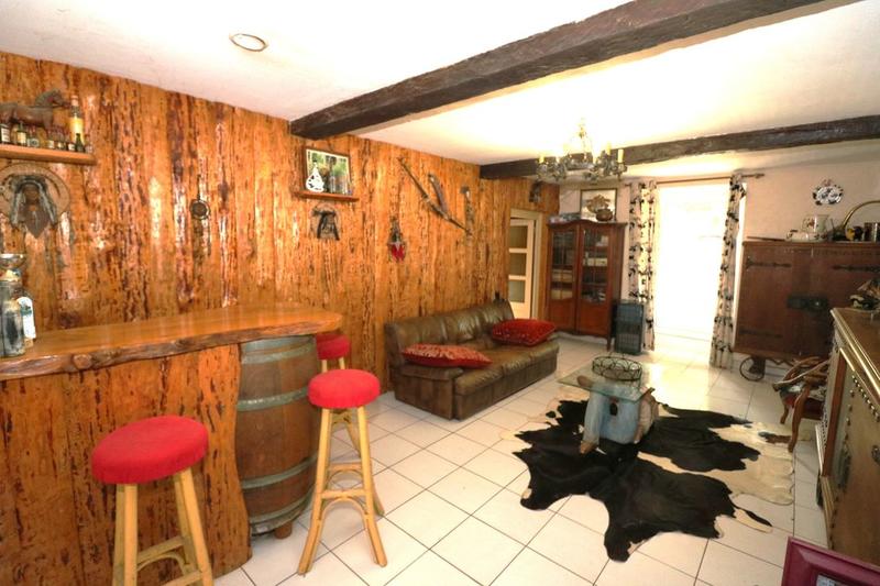 Propriété - 220 m² - 9 pièces