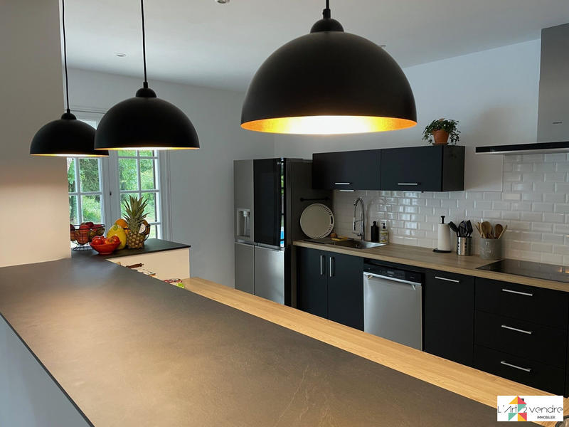 Maison - 230 m² - 7 pièces