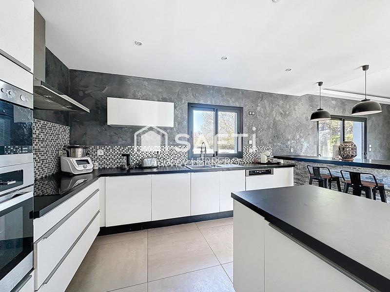 Maison - 153 m² - 6 pièces