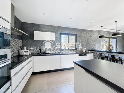 Maison - 153 m² - 6 pièces