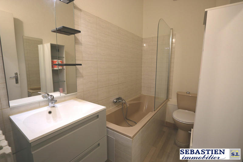 Maison - 122 m² - 8 pièces