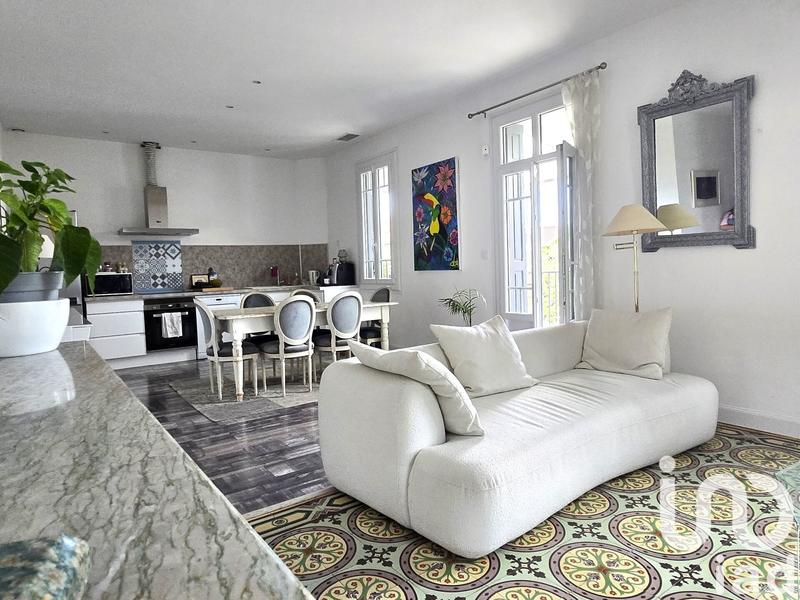 Maison - 300 m² - 12 pièces