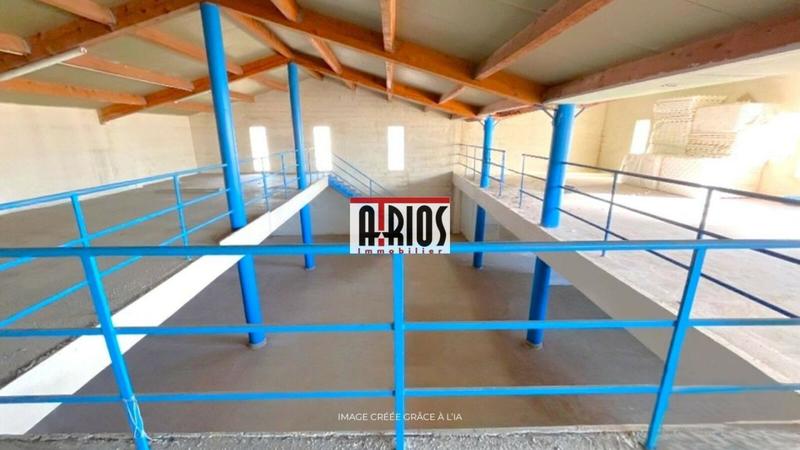 Entrepôt - 555 m²