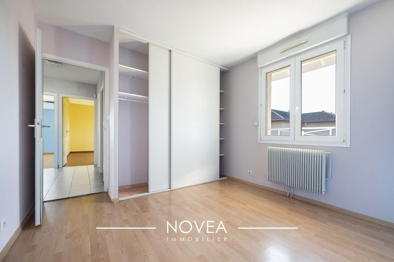 Maison traditionnelle - 179 m² - 8 pièces