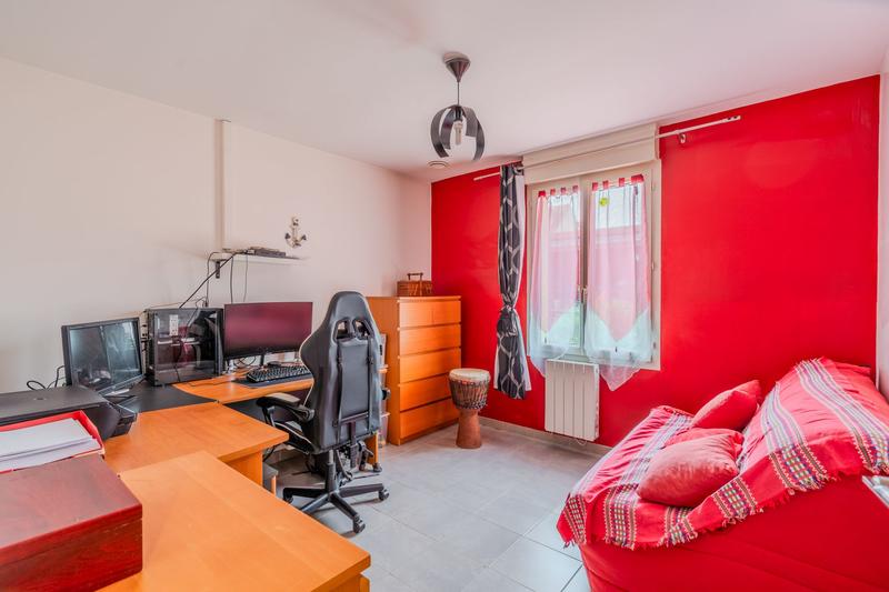 Maison - 999 m² - 255 pièces