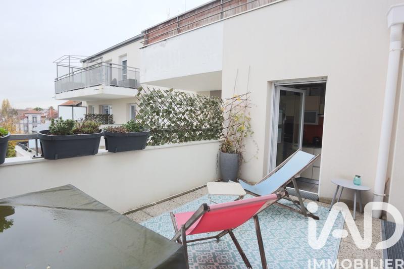 Appartement - 93 m² - 5 pièces