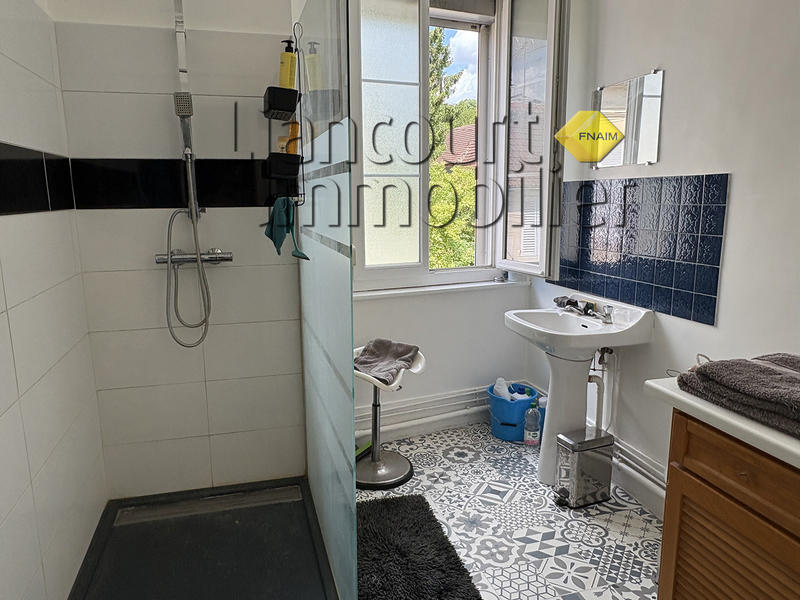 Maison - 85 m² - 4 pièces