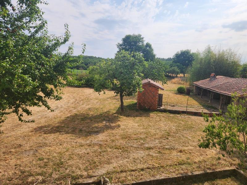 Maison - 230 m² - 8 pièces