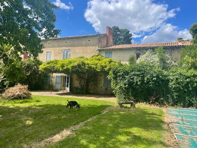 Maison - 215 m² - 7 pièces