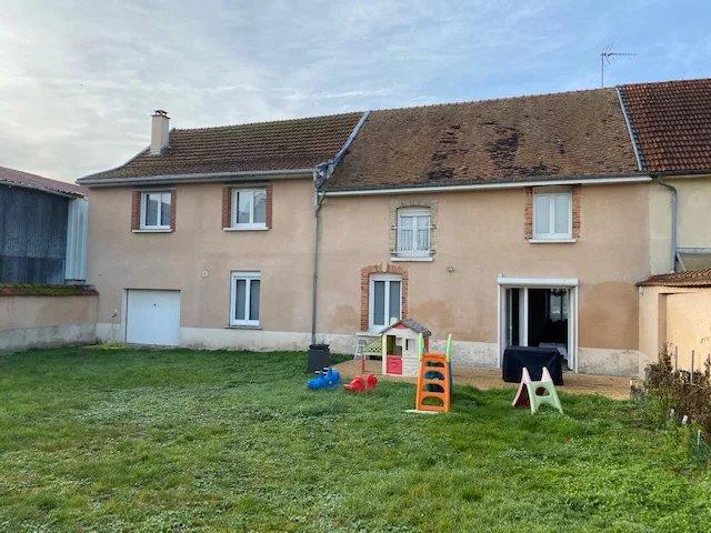 Maison de village - 208 m² - 8 pièces