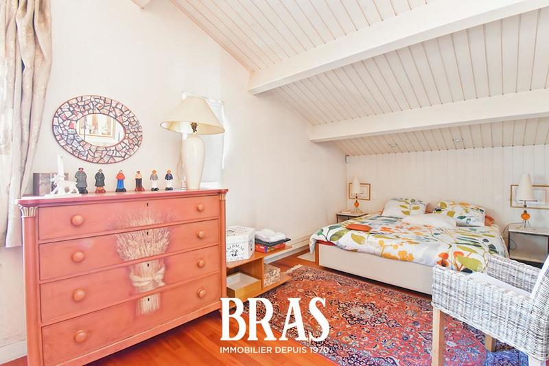 Maison - 372 m² - 7 pièces