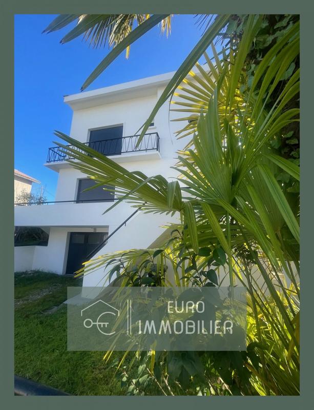 Maison - 110 m² - 5 pièces