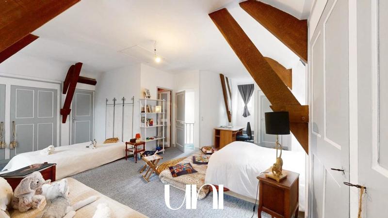 Maison de maîtres - 260 m² - 8 pièces