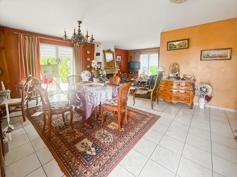 Maison - 98 m² - 5 pièces