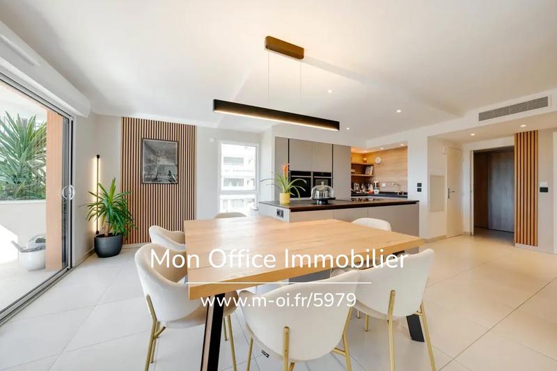 Appartement - 115 m² - 5 pièces