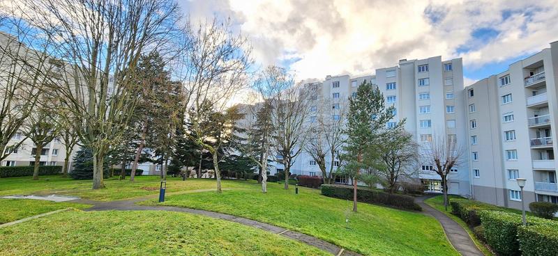 Appartement - 90 m² - 4 pièces