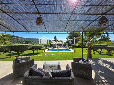 Maison - 192 m² - 6 pièces