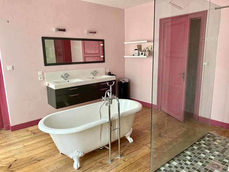 Maison - 357 m² - 9 pièces