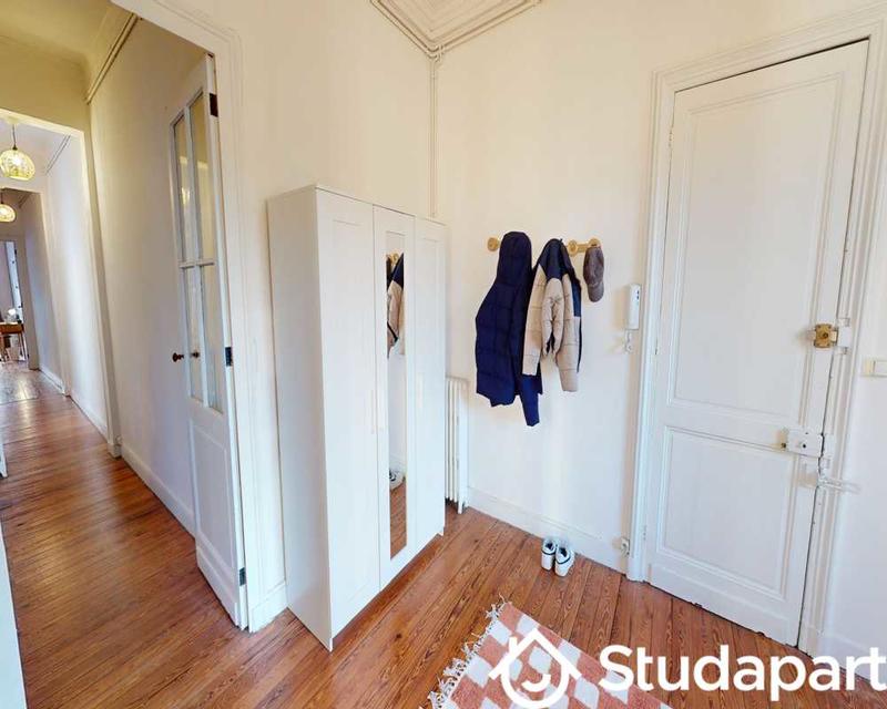 Chambre - 140 m² - 1 pièce