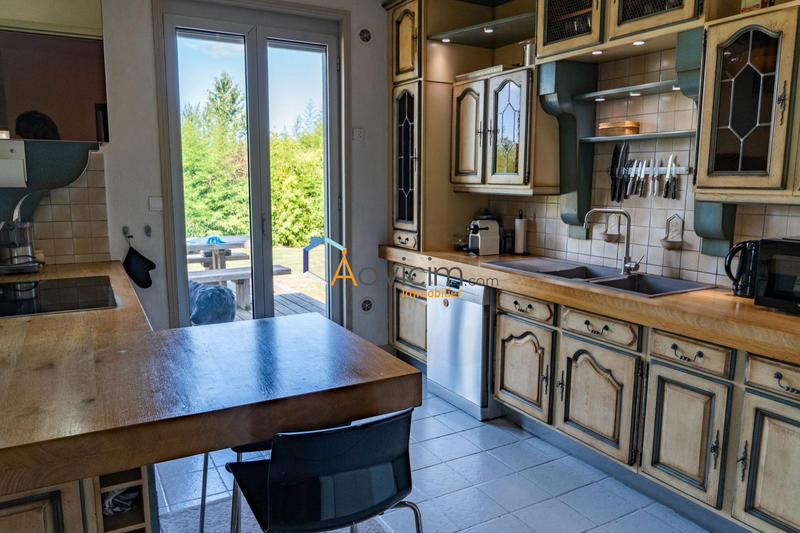 Maison - 280 m² - 7 pièces