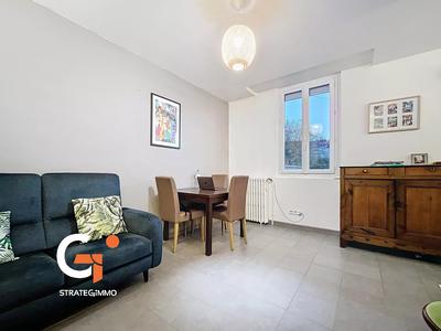 Maison de ville - 60 m² - 4 pièces