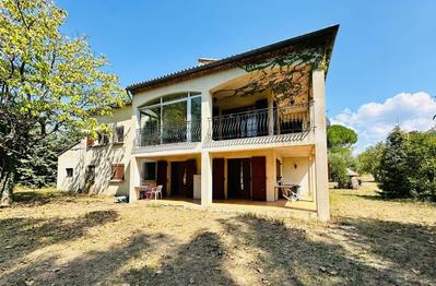 Villa - 213 m² - 7 pièces