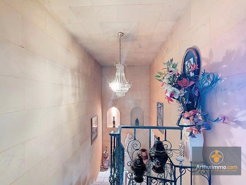 Maison - 200 m² - 6 pièces