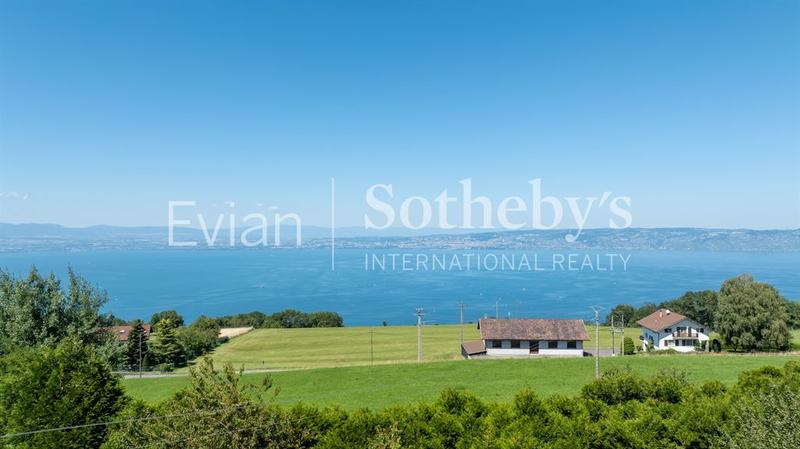 Maison - 230 m² - 8 pièces