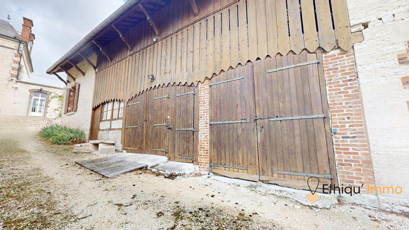 Maison - 424 m² - 10 pièces