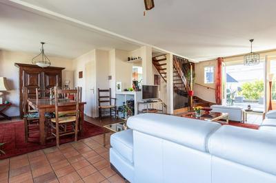 Maison - 169 m² - 8 pièces