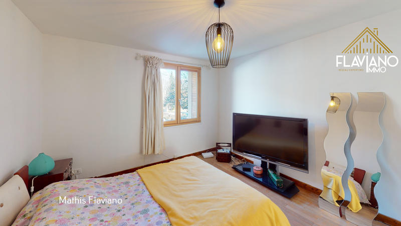 Appartement - 151 m² - 6 pièces