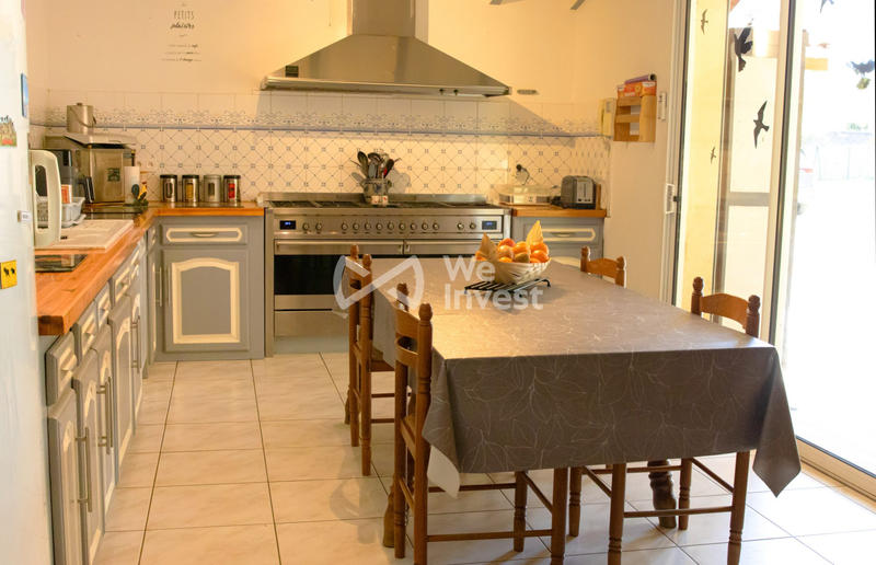 Maison - 341 m² - 12 pièces