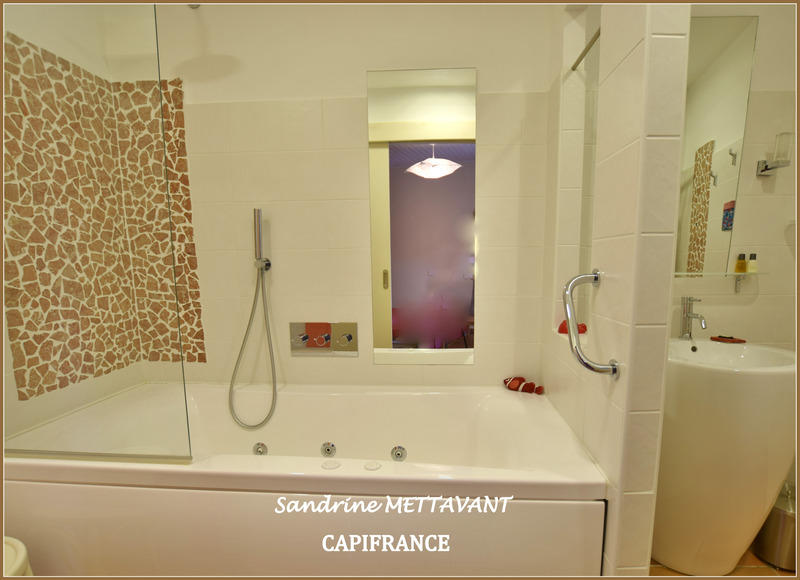 Maison - 295 m² - 10 pièces