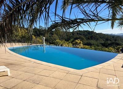 Maison - 206 m² - 5 pièces