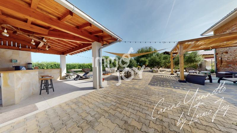 Propriété - 600 m² - 14 pièces