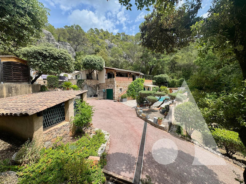 Maison - 148 m² - 4 pièces