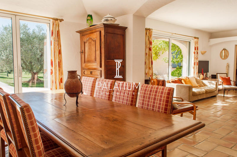 Mas - 311 m² - 12 pièces