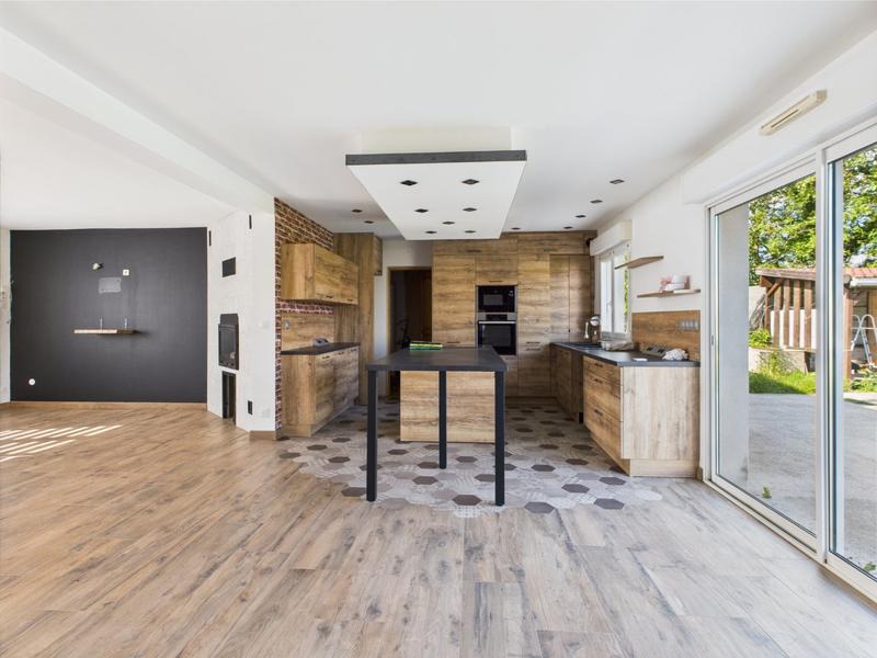 Maison - 186 m² - 6 pièces