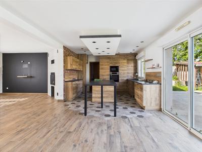 Maison - 186 m² - 6 pièces