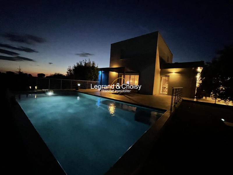 Villa - 181 m² - 6 pièces