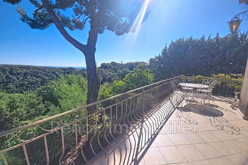 Appartement - 93 m² - 3 pièces