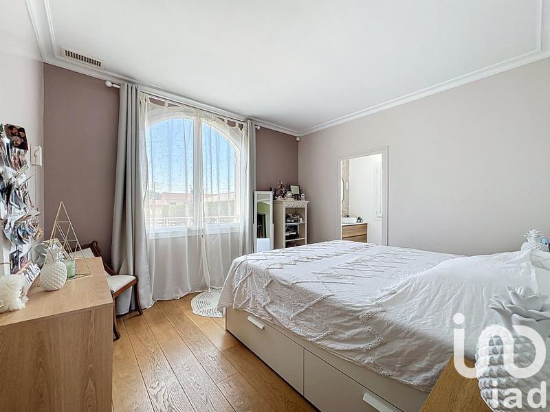 Maison - 250 m² - 10 pièces